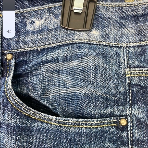 Joe's Jeans The Best Friend Wide Cuff Cropped Jean in Karrie Wash. Size 25. - Picture 5 of 14